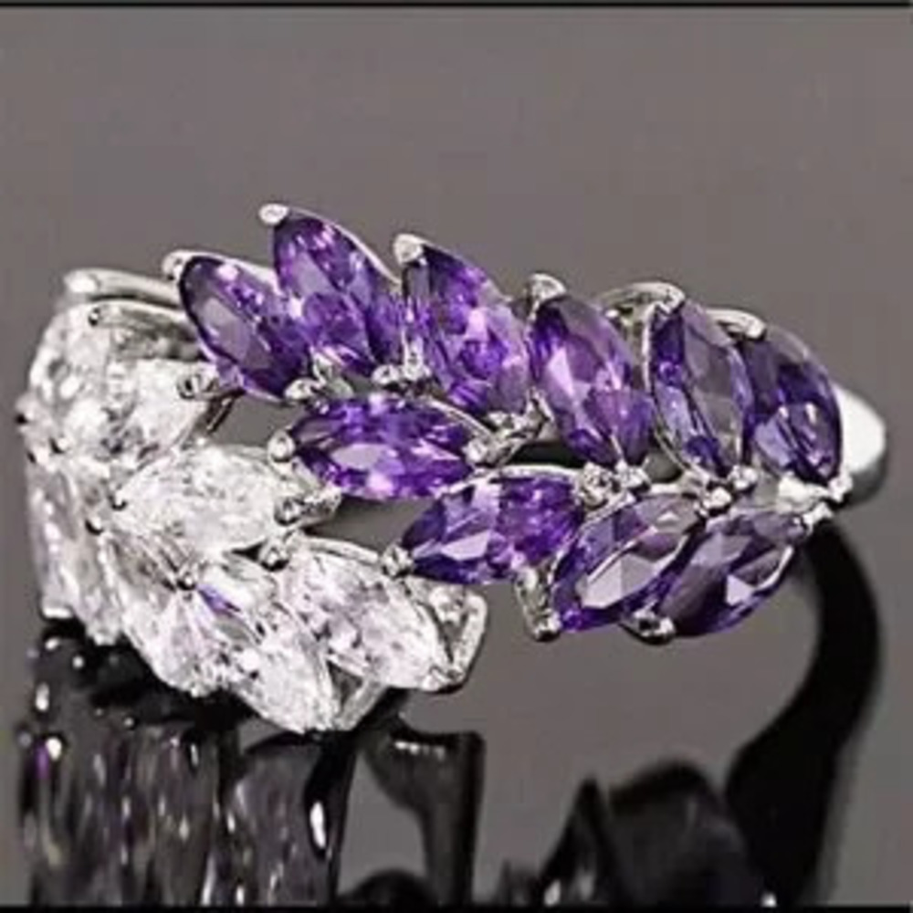 Beautiful Leaf Ring White Purple?Zircon Ring size 7
